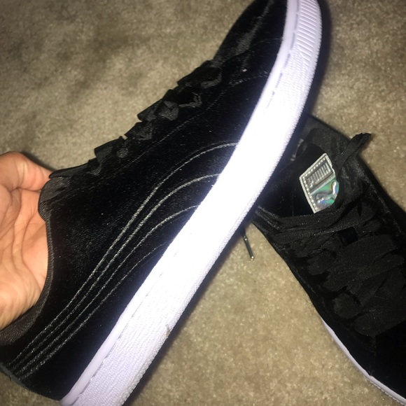 Black suede PUMA sneakers with purple bottom - Picture 3 of 4